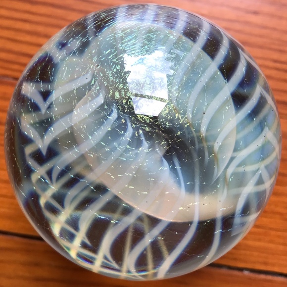 COLLECTORS SIGNED PAPERWEIGHT ENTWINED - Picture 4 of 13